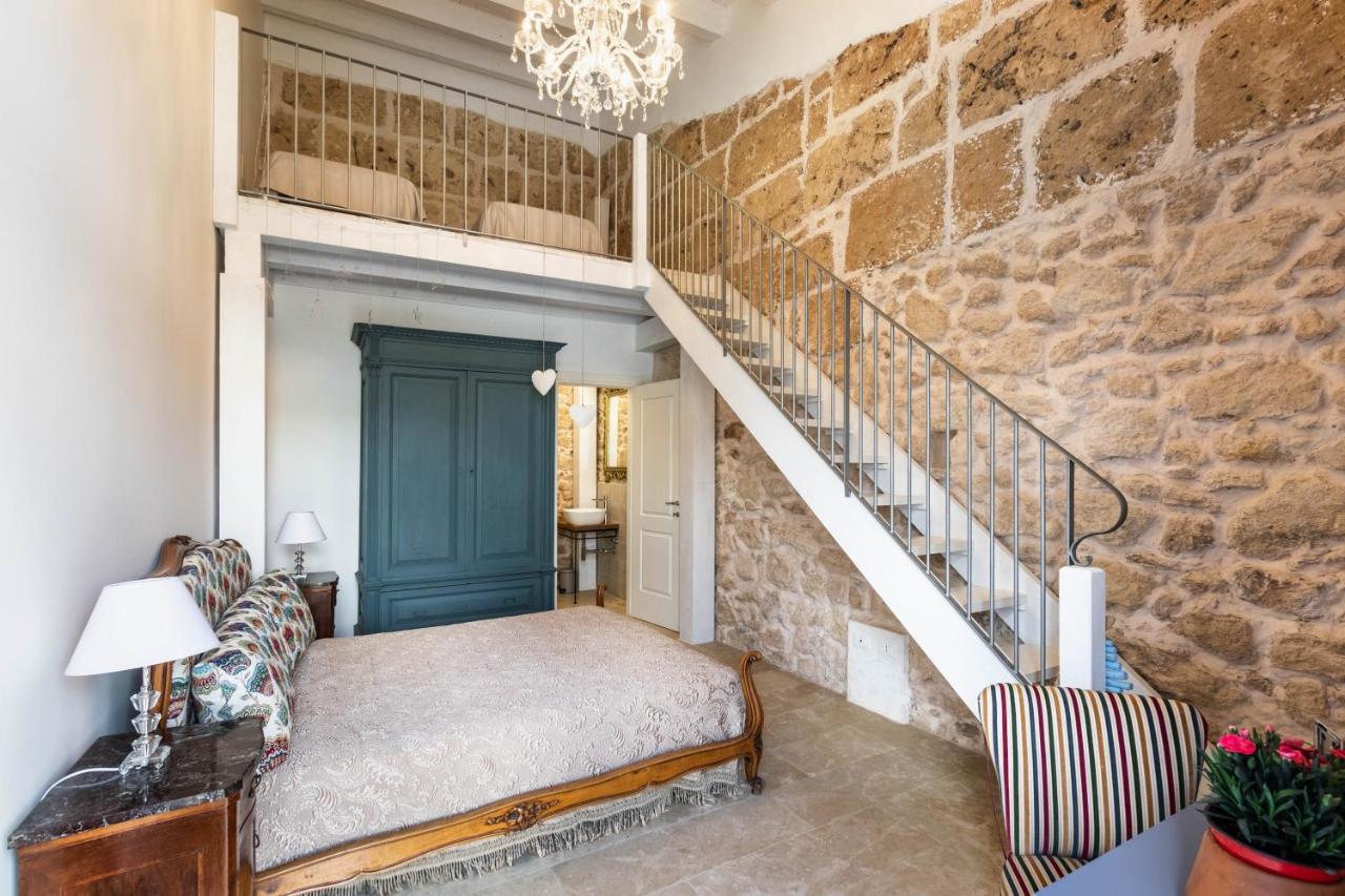 Michael Garden Bed & Breakfast โนโต ภายนอก รูปภาพ