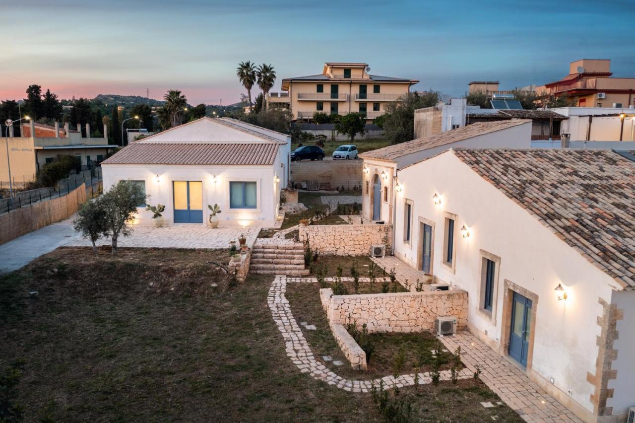 Michael Garden Bed & Breakfast โนโต ภายนอก รูปภาพ